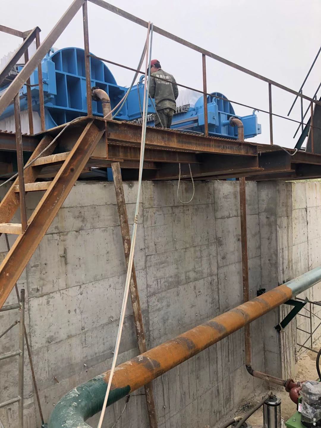 洗沙壓濾機進(jìn)料泵和壓濾機管道連接